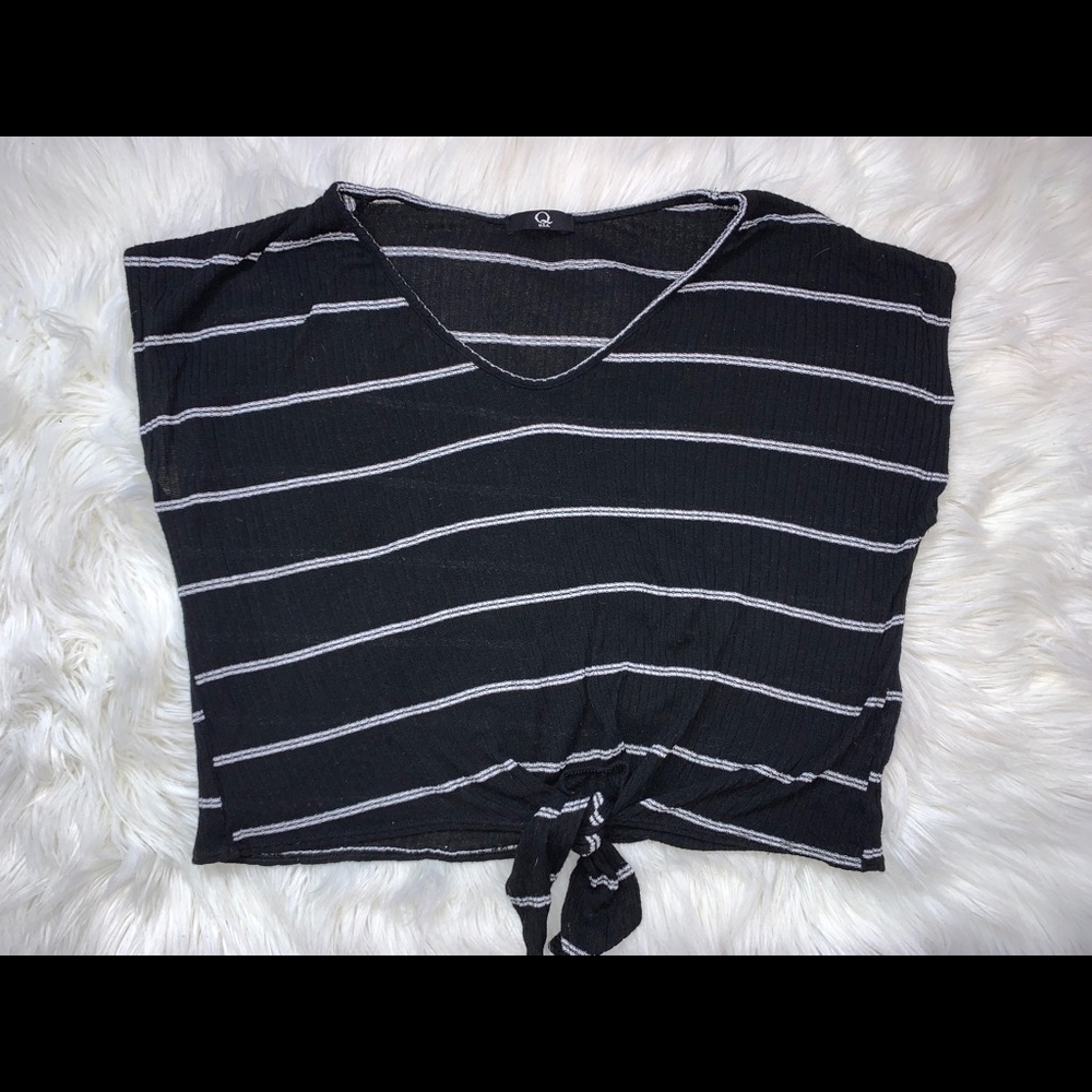 Black and white stripes shirt 🖤